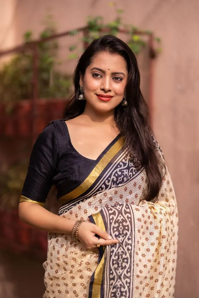 Cream Silk Blend Geometric Saree with Unstitched Blouse - Hiral Fashion
