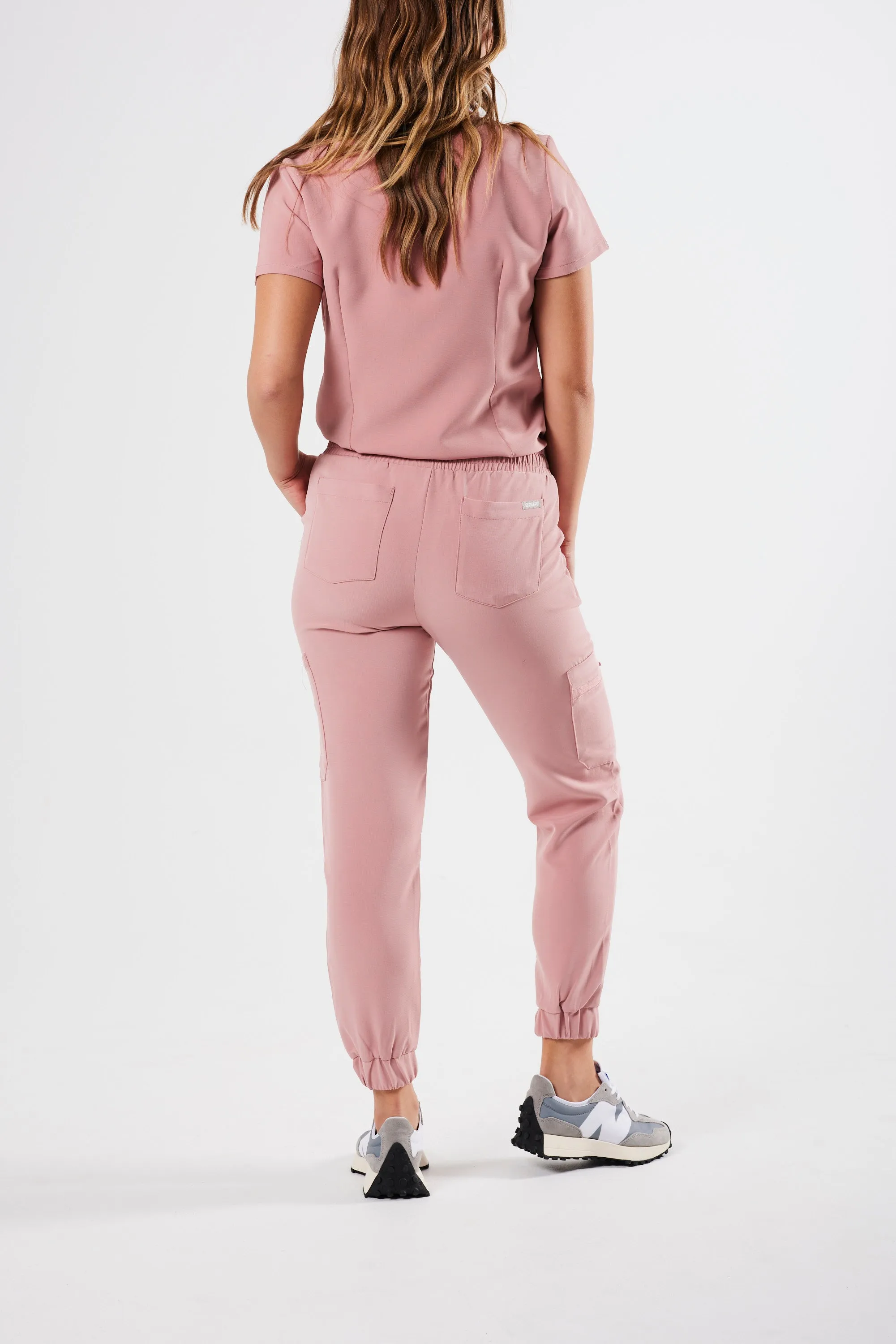 FLEX ONE-POCKET WOMEN'S SCRUB TOP (PINK PEONY)