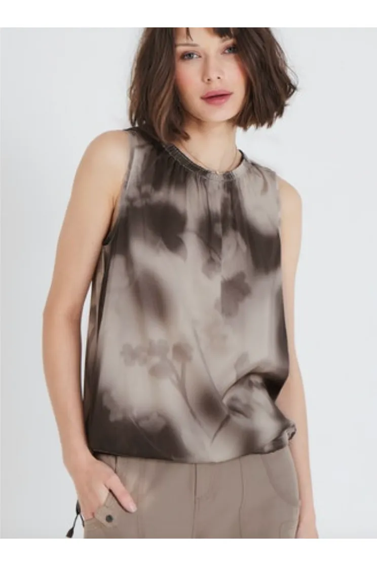 go by Go Silk Go Draw Me In Printed Blouse T1707-BLUR | Blur Chino