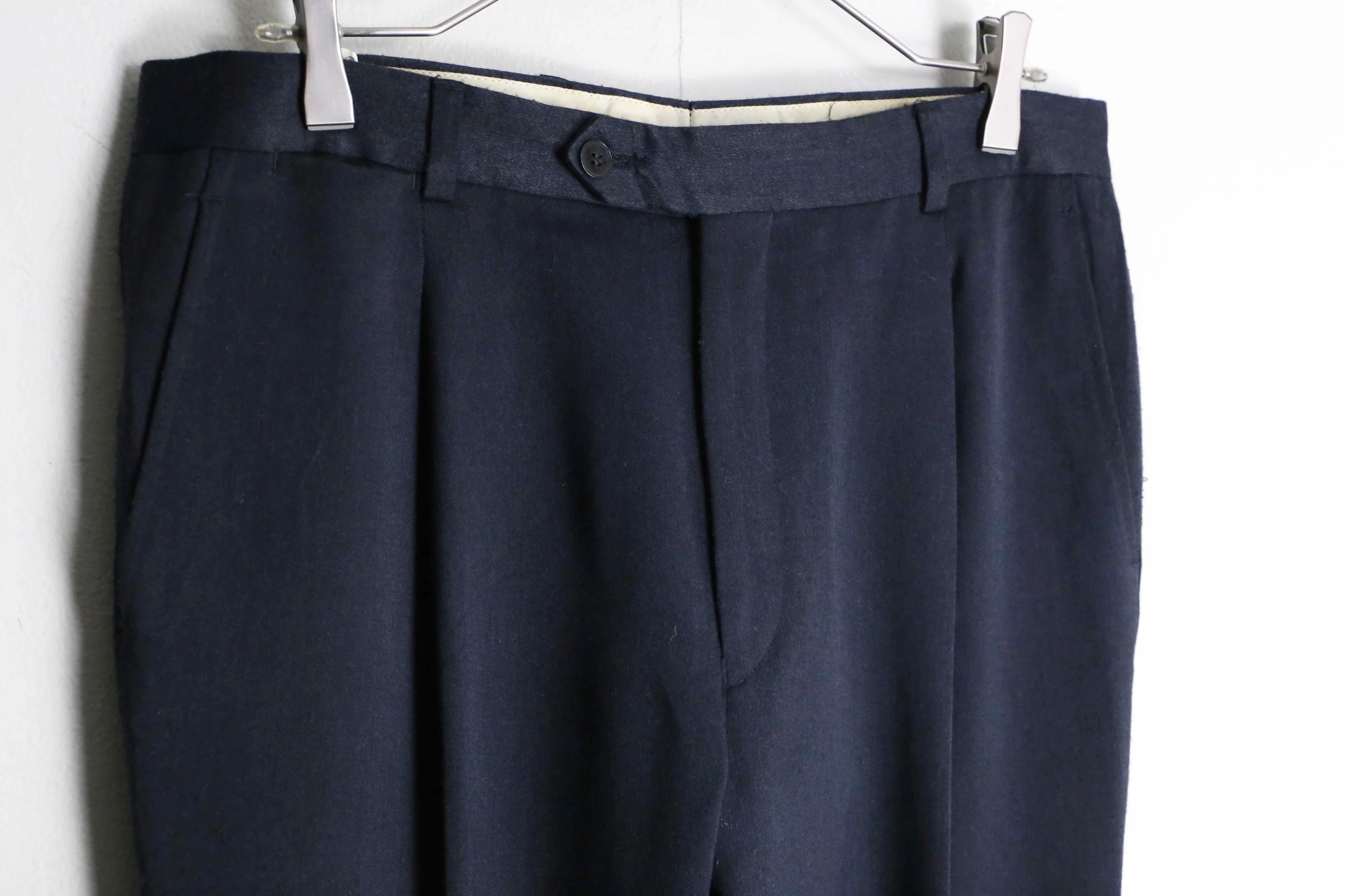 navy color wide tapered slacks