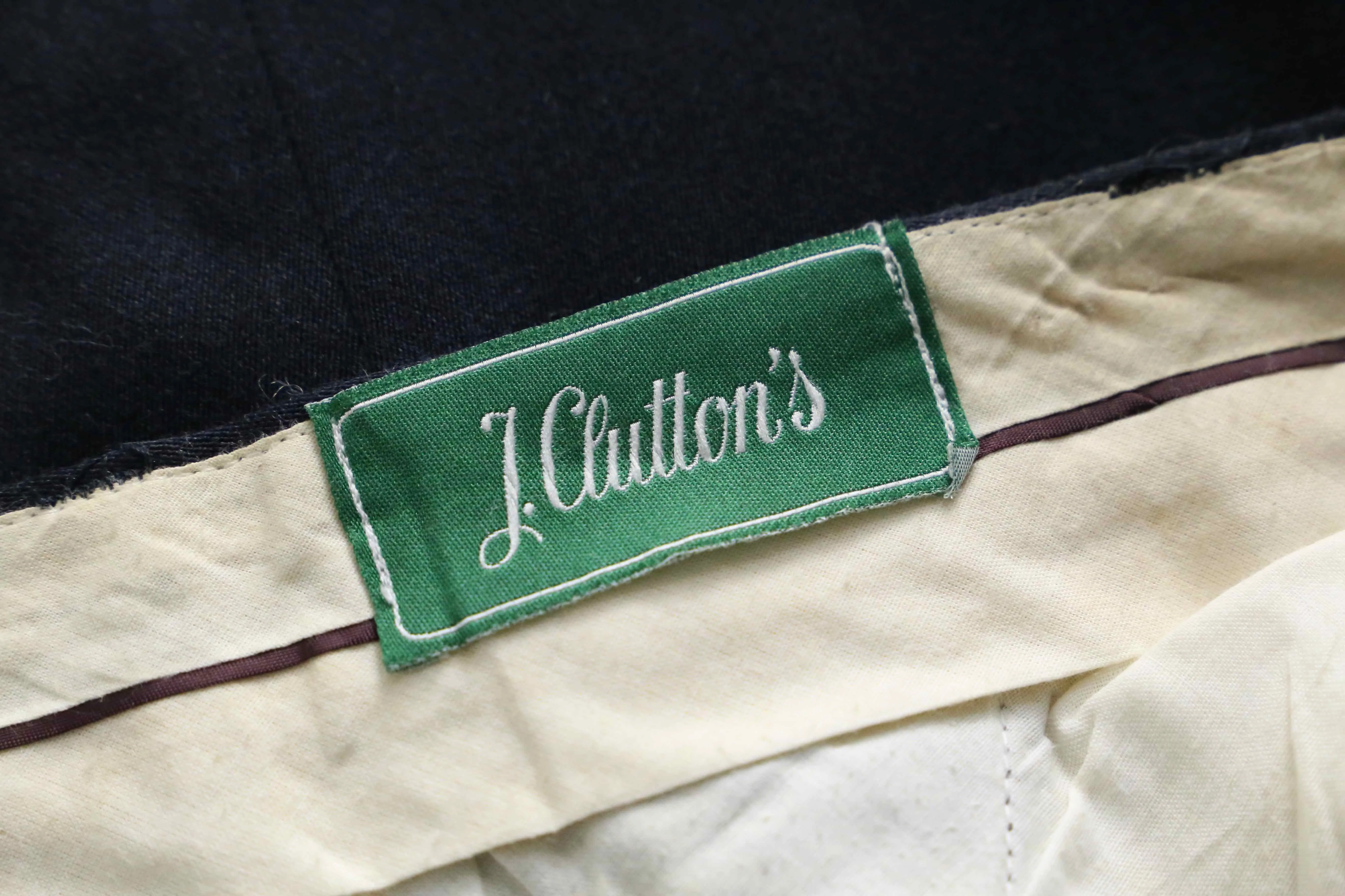 navy color wide tapered slacks