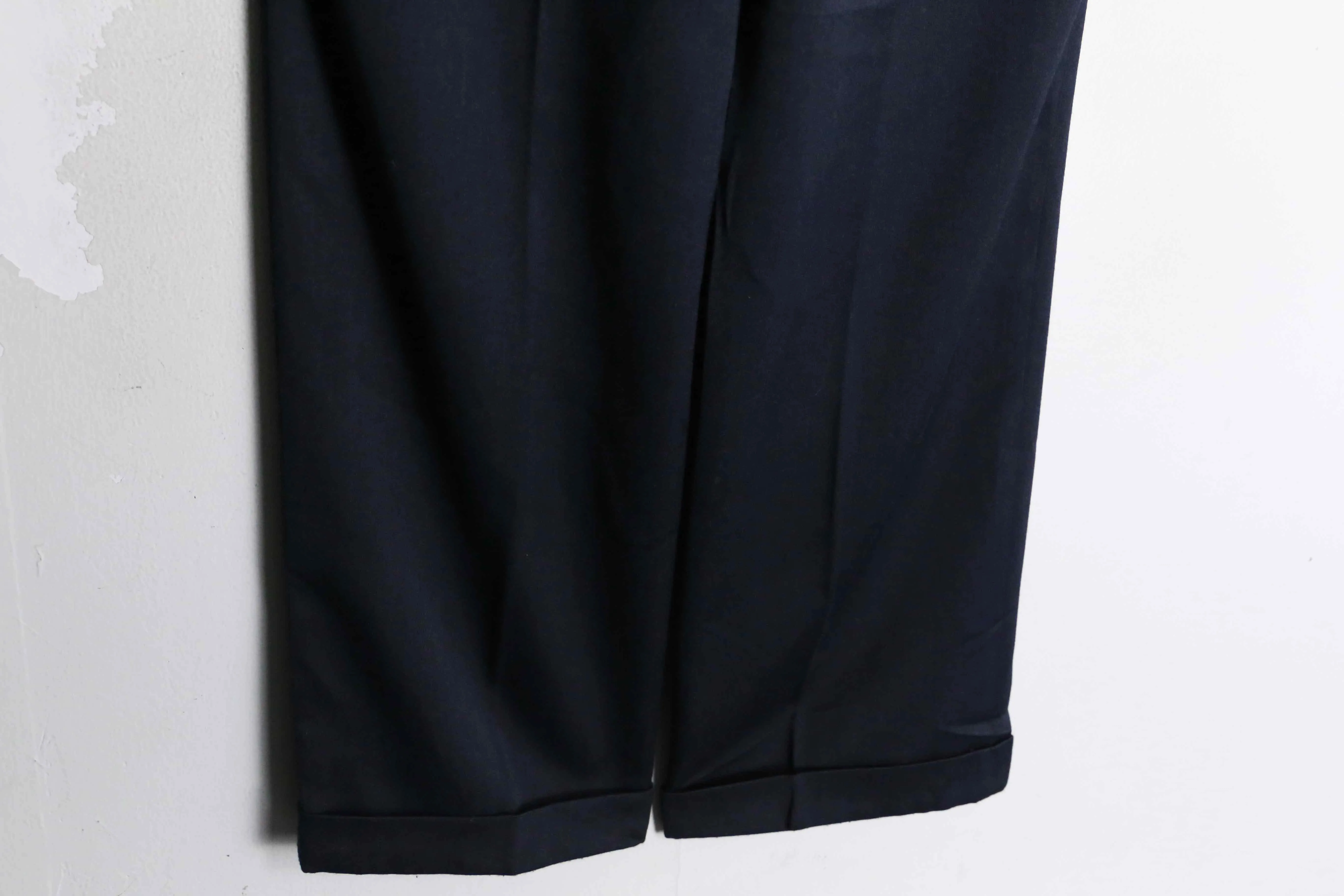 navy color wide tapered slacks