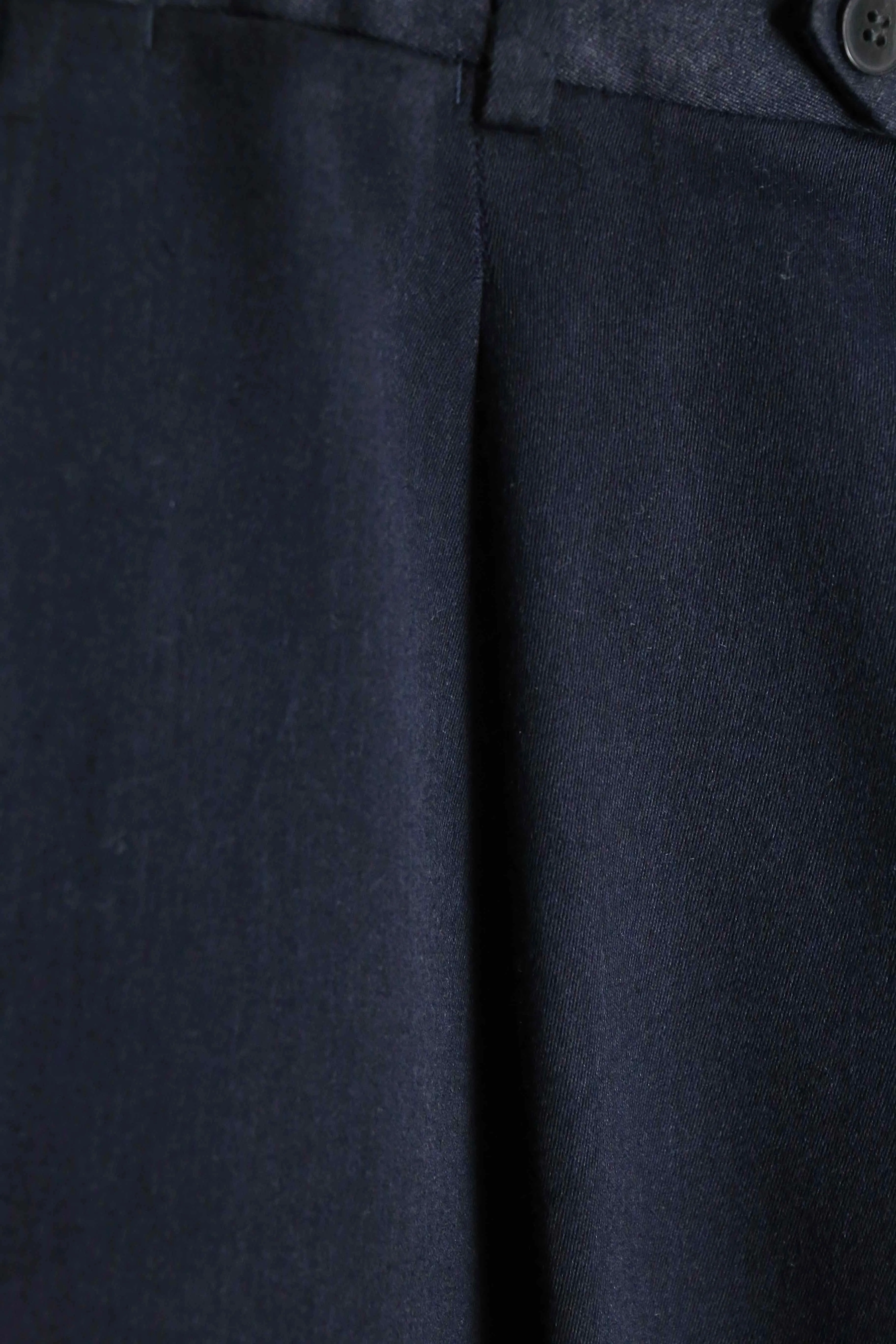 navy color wide tapered slacks