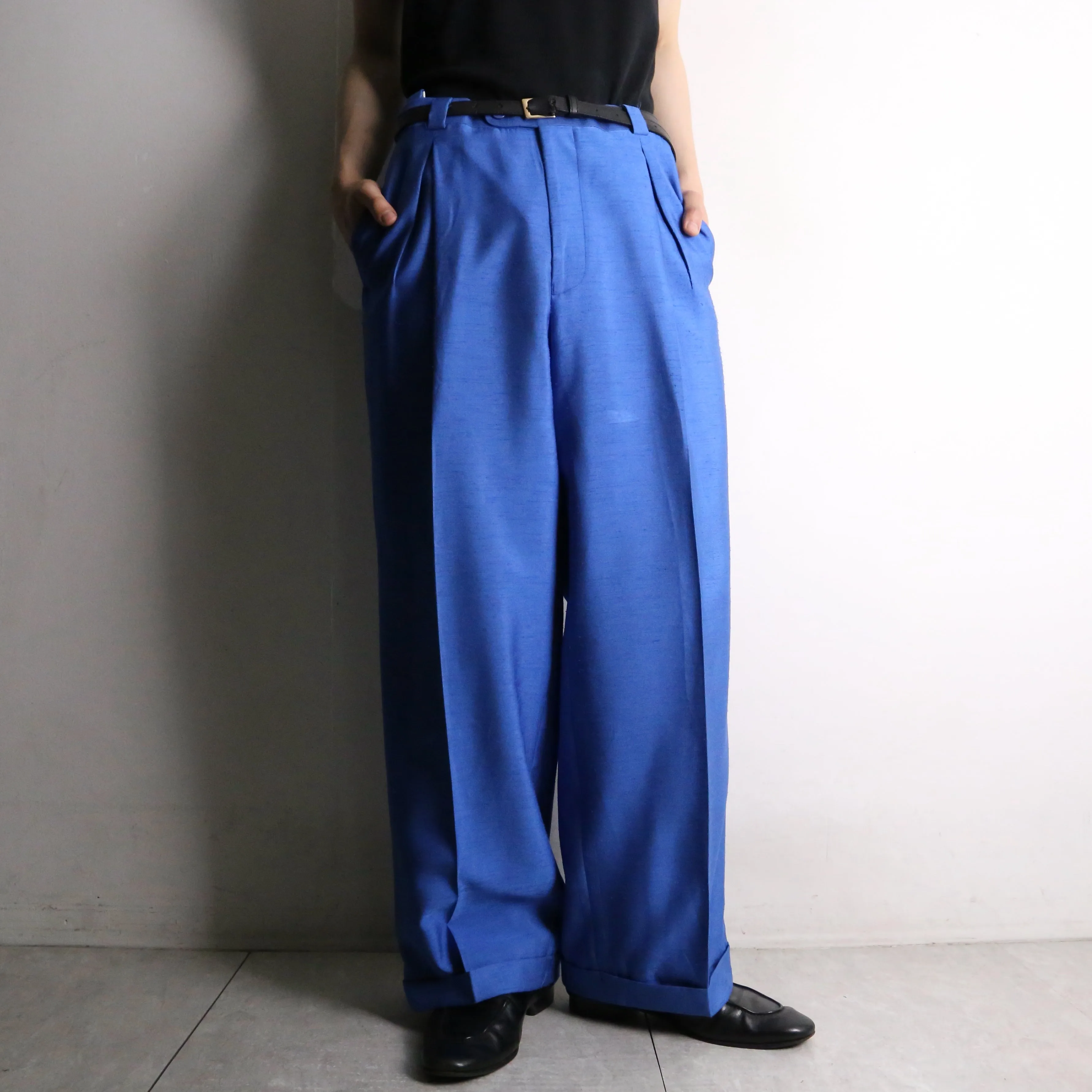 vivid blue tuck wide slacks