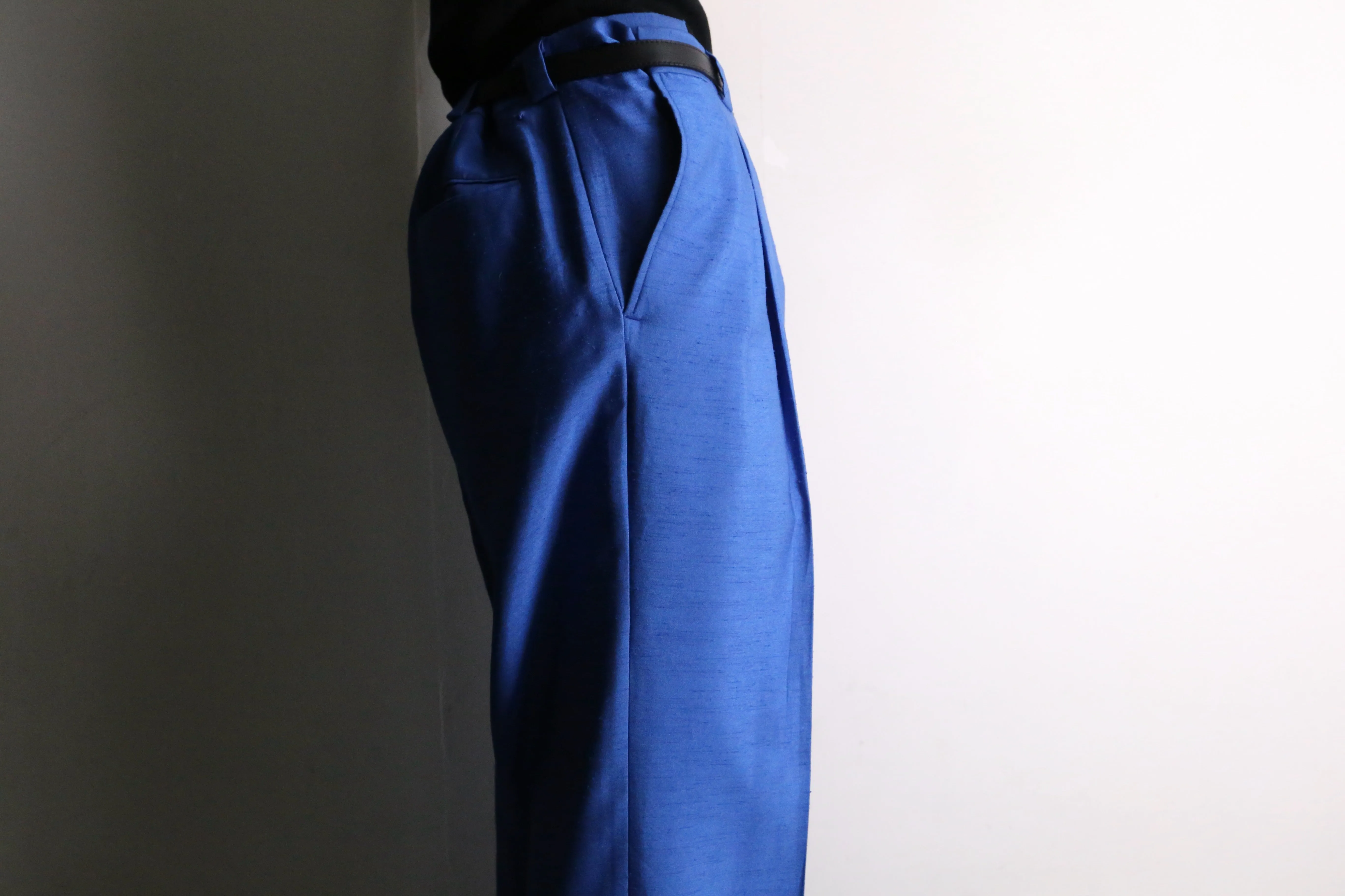 vivid blue tuck wide slacks