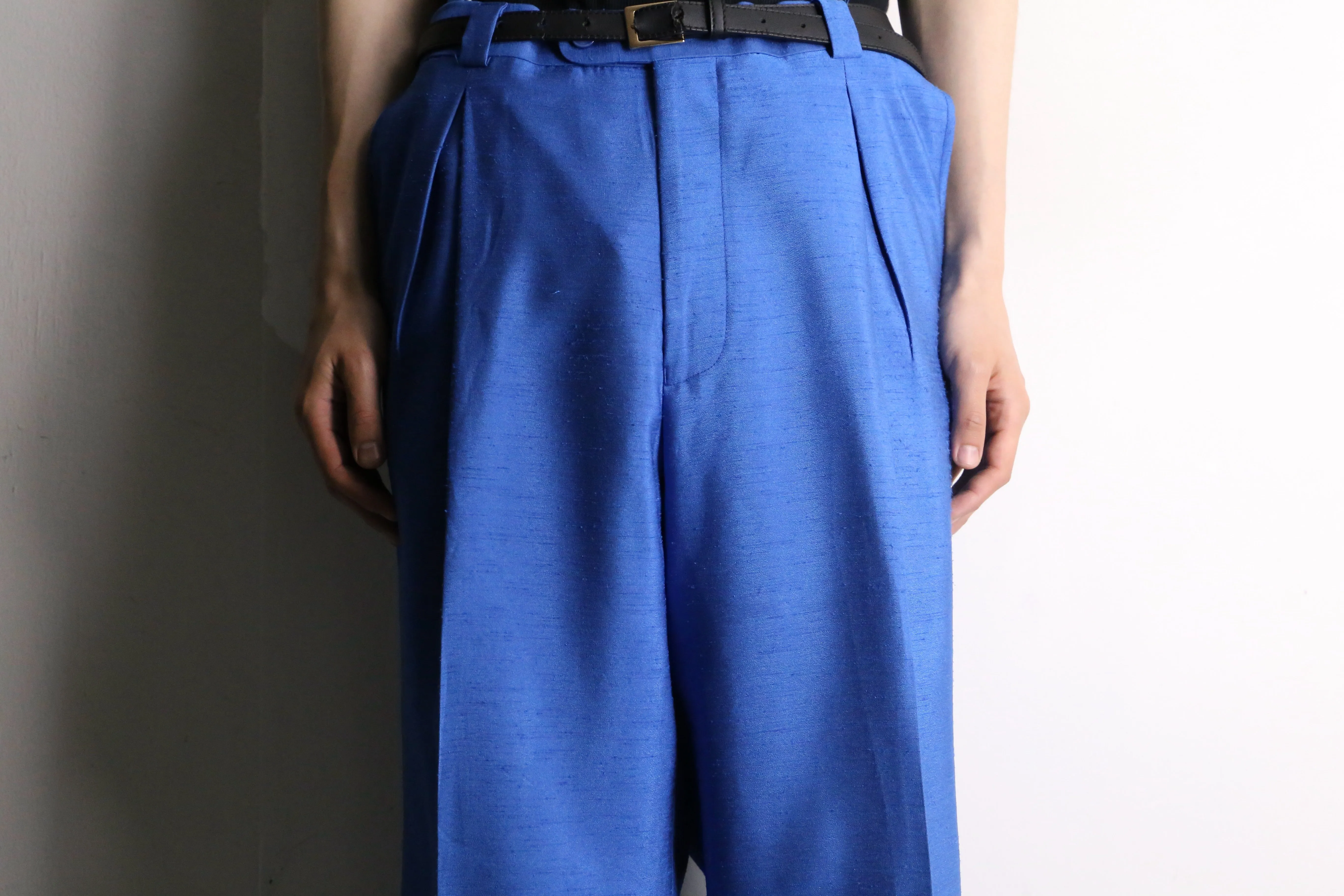vivid blue tuck wide slacks
